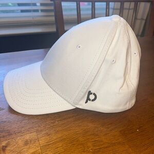 Women’s pony back hat white m/l